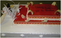gâteau de mariage sur socle
